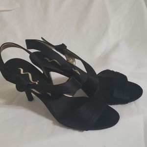 Nina Vitoria dress sandals